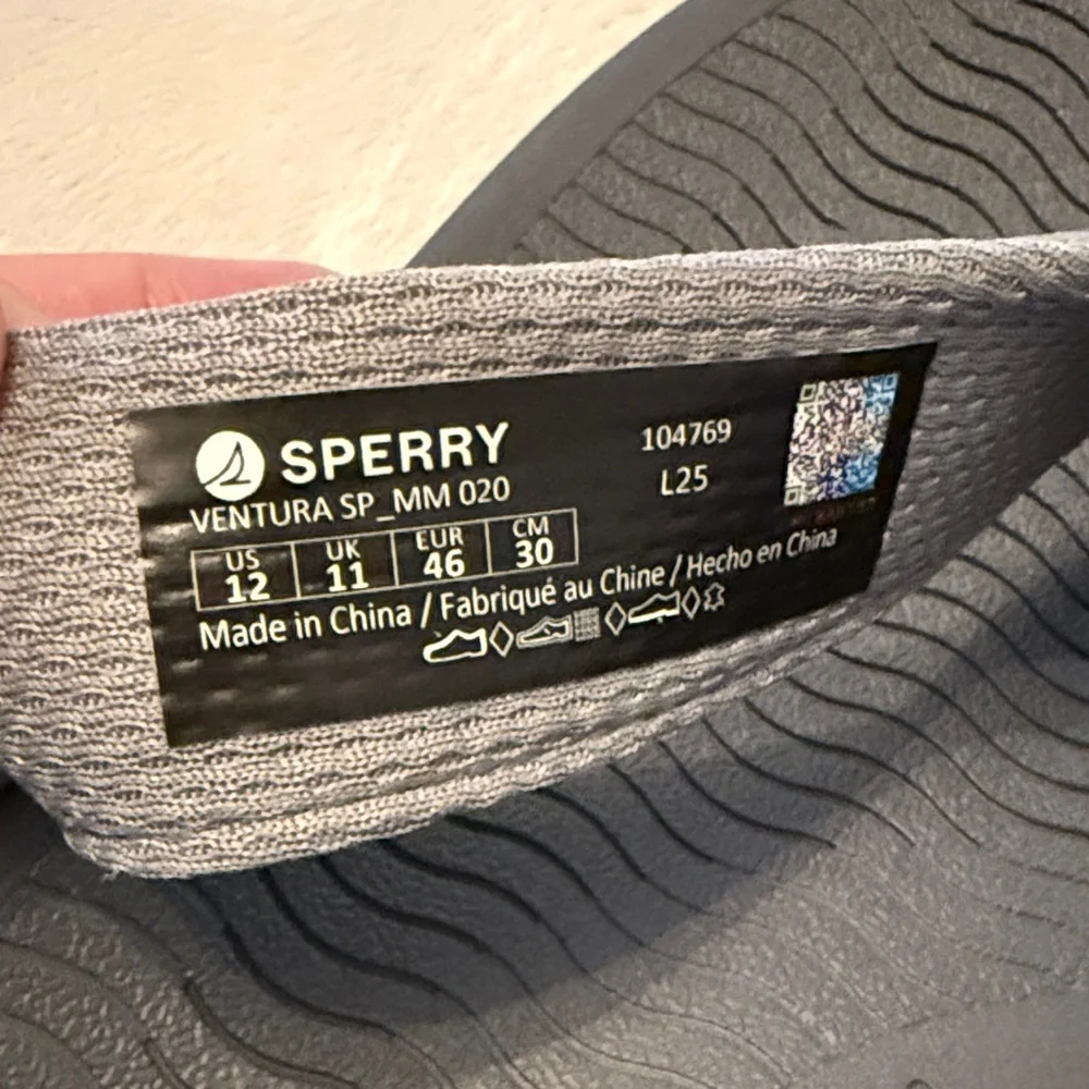 NWOT Sperry Men’s Flip Flop/Sandles (never worn)